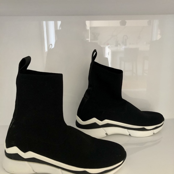 Brand-new, never worn Elena Iachi sneakers - Picture 3 of 9